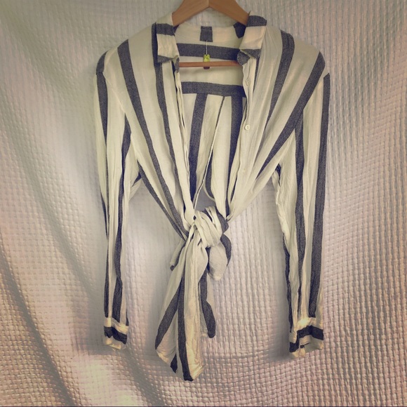 Indah striped button-up shirt in XS. - Picture 1 of 5